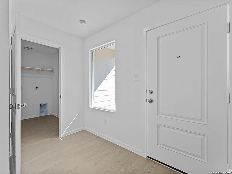 3820 Swift Fox Rd — Photo 3
