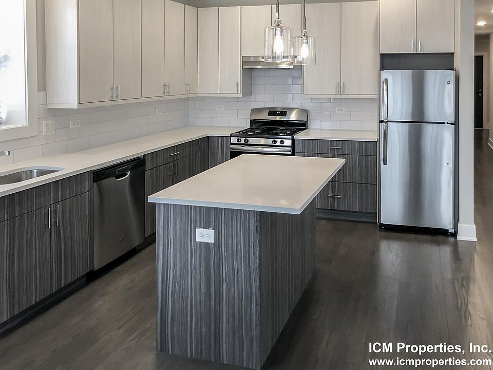 1st image of 2622 N Rockwell St #2F