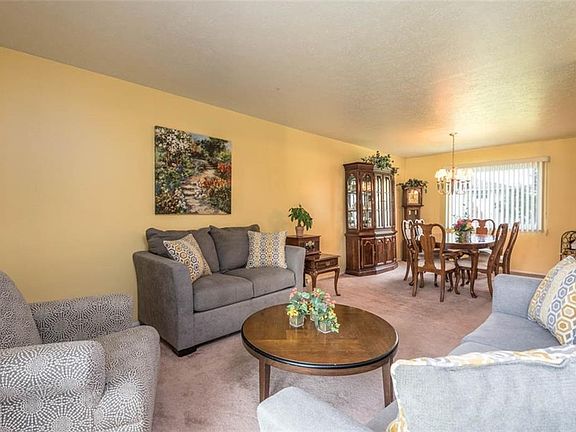4th image of 249 Calvin Dr