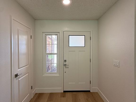 5th image of 1120 Village Dr