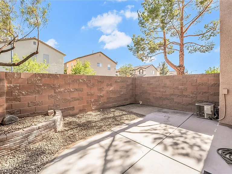 10242 Rocky Tree St — Photo 32