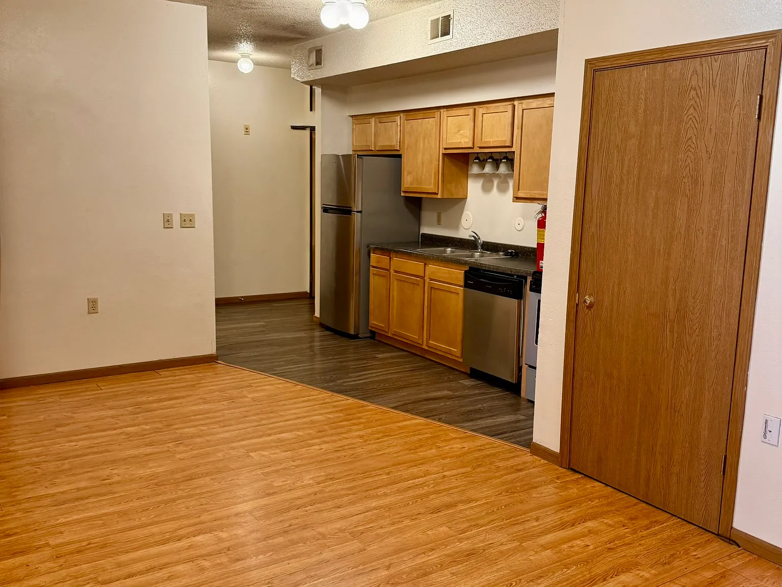 5 bed, $2,199 — Photo 3