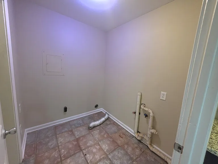 5219 Goodland Dr — Photo 6