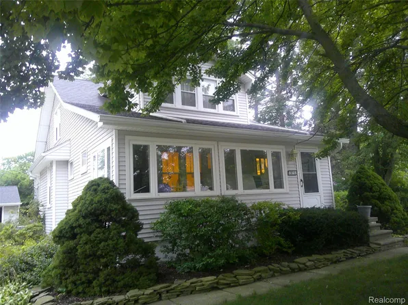 28710 Revere Ave, Warren, MI 48092