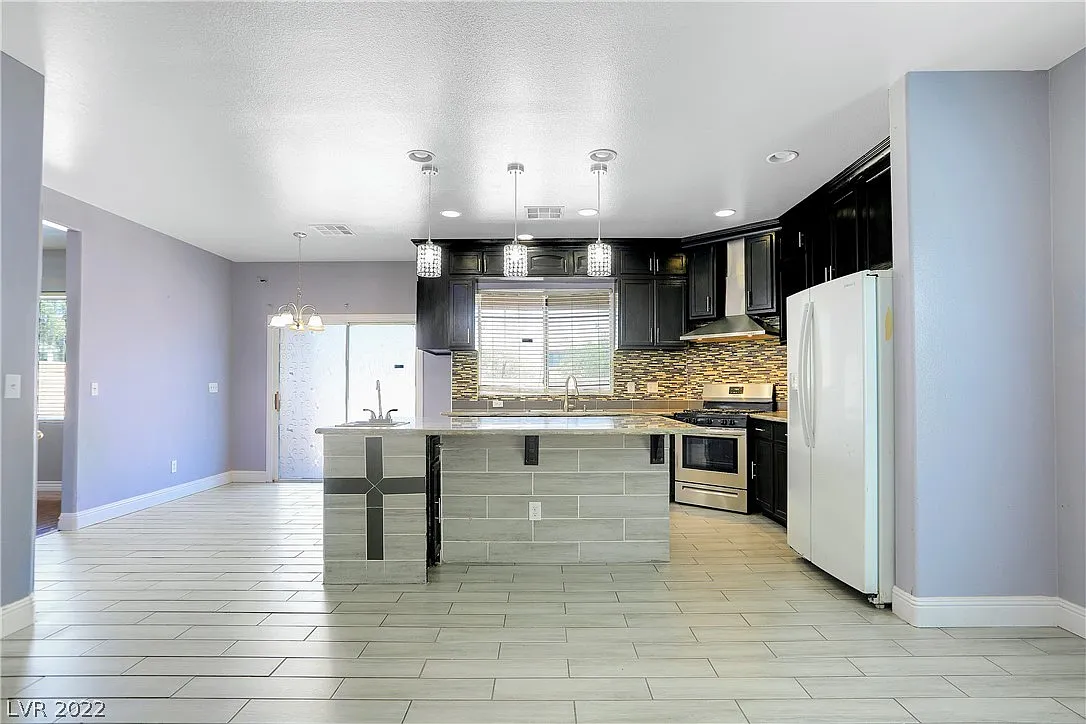4 bed, 2667 sqft, $2,700 — Photo 4