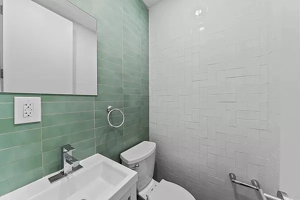 Rented by Vector New York, LLC | media 4