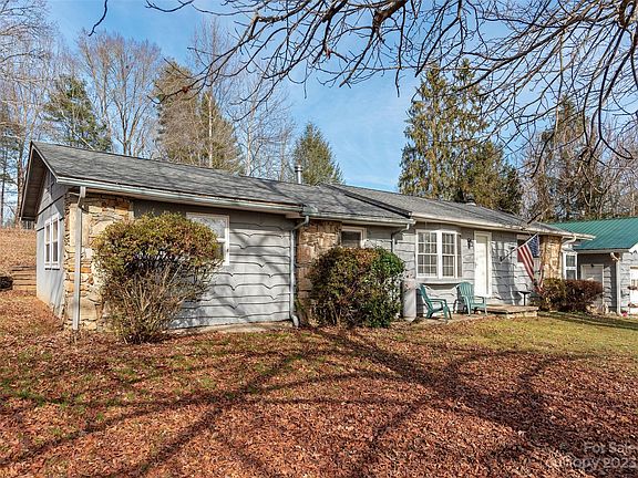 3rd image of 10 Cozy Acres Ln