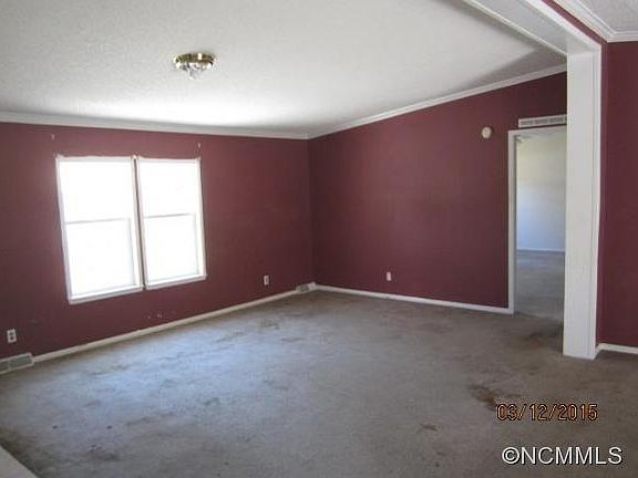 5th image of 100 Forest Edge Dr