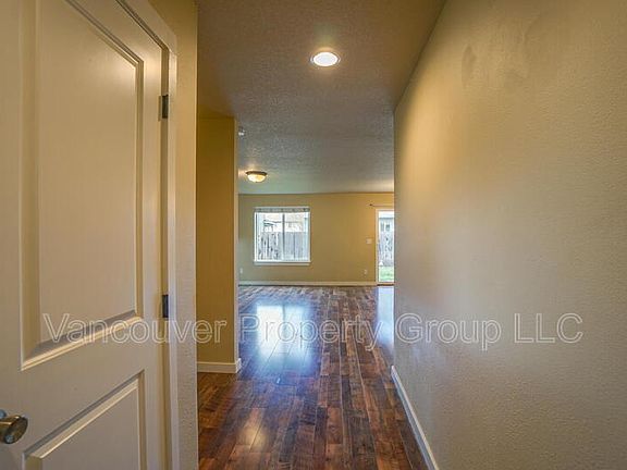 2nd image of 11906 NE 102nd St