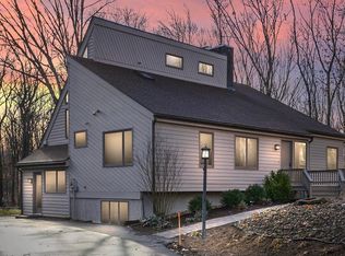 18 Queens Cir, Sharon, MA 02067