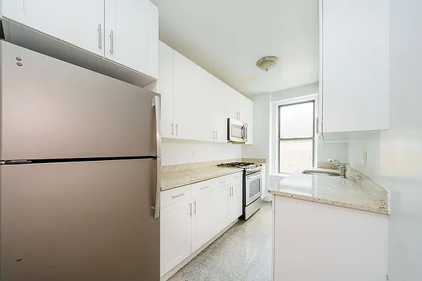 Rented by Douglas Elliman | media 13