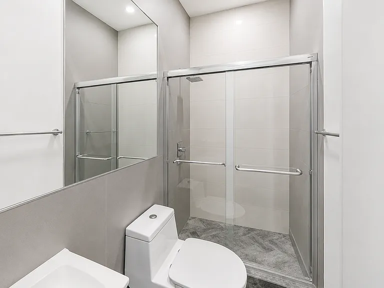 970 Greene Ave #3B — Photo 7