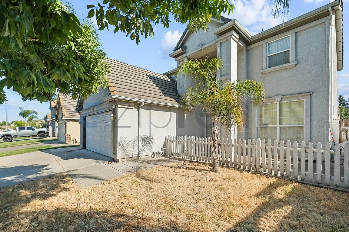 3 bed, 2.5 bath, 1822 sqft, $2,750 — Photo 3