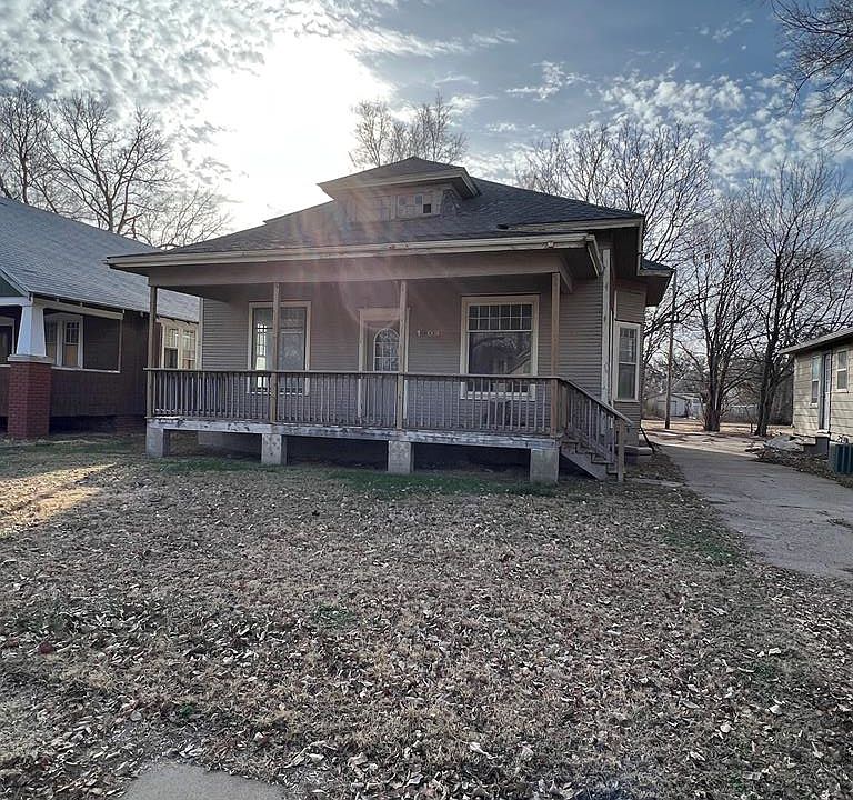 1009 Park St, Salina, KS 67401 Zillow