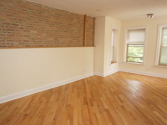 2nd image of 3610 W Wilson Ave