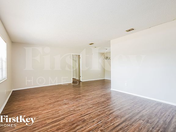 2nd image of 1701 Freeman Dr