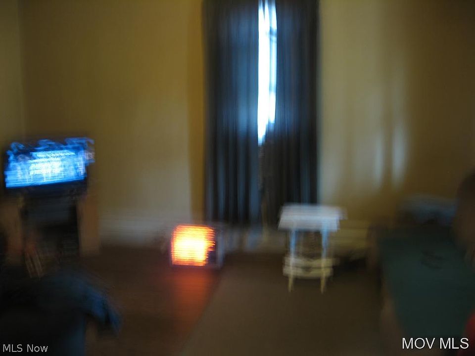 2nd image of 3307 N Avery St