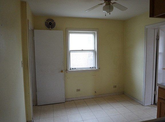 5th image of 14111 S Dearborn St