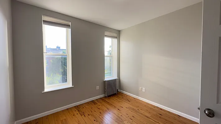 Rented by EXR | media 17