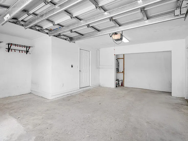 1128 SW 7th St — Photo 27