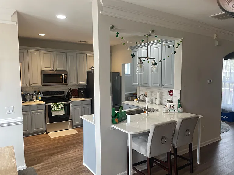 4 Ashley Crossing Dr — Photo 5