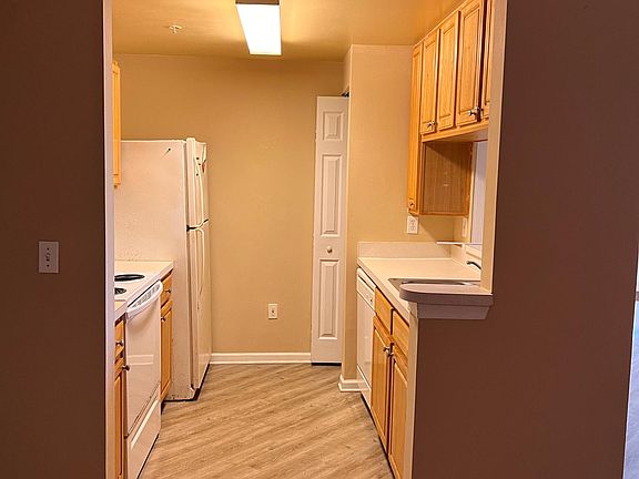 4th image of 4035 Grande Vista Blvd