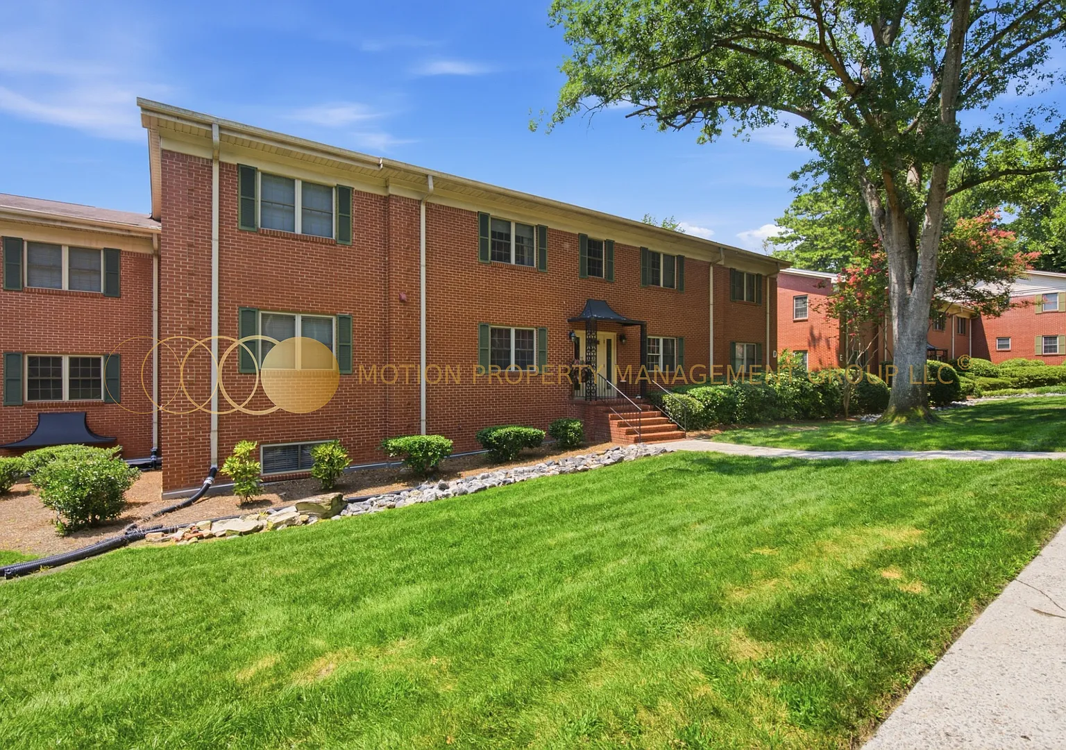 430 Lindbergh Dr NE — Photo 1