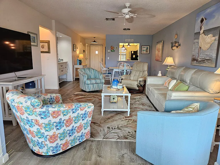 340 Three Lakes Ln #F — Photo 15