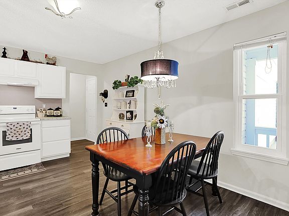 4th image of 5827 Cabot Dr