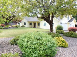 146 Orchard Ln, Shady Cove, OR