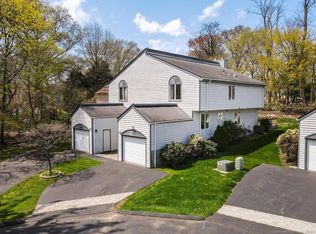 375 High St #375, Fairfield, CT 06824