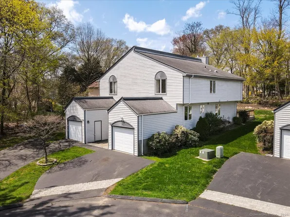 375 High Street #375, Fairfield, CT 06824