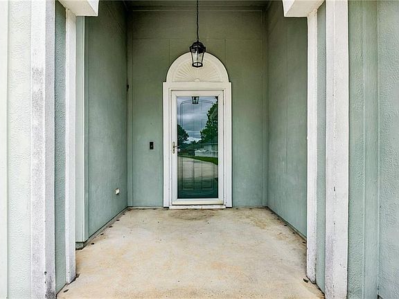 5th image of 106 Lake Manor Ct