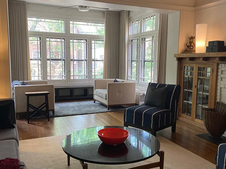 1431 W Rascher Ave #1E — Photo 1