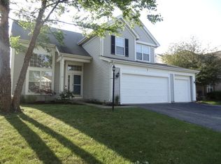 1 Royal Oak Ct, Lake In The Hills, IL 60156