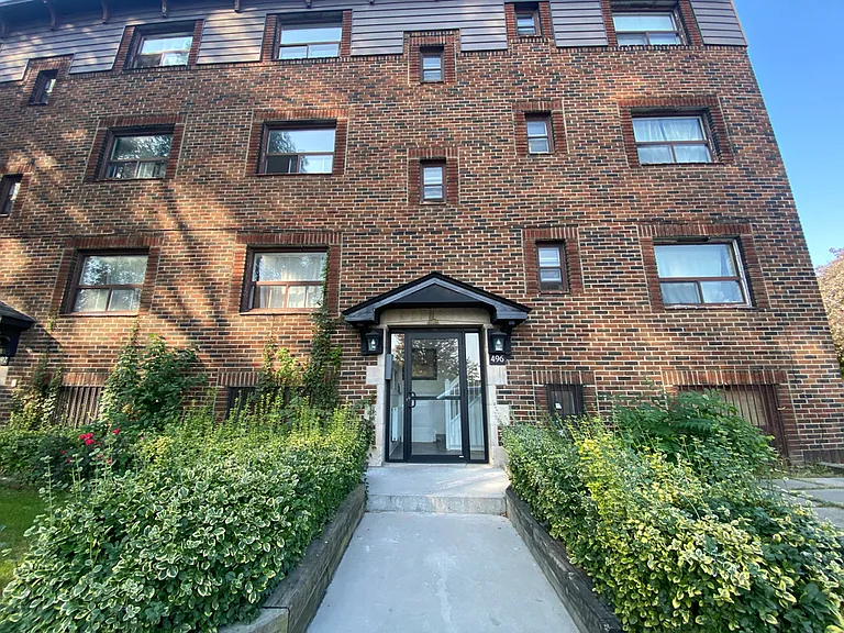 492 Montrose Ave #26 — Photo 12