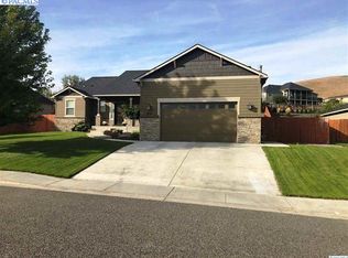 1455 Badger Mountain Loop, Richland, WA 99352