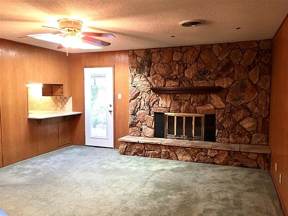 5th image of 2140 Shady Brook Dr