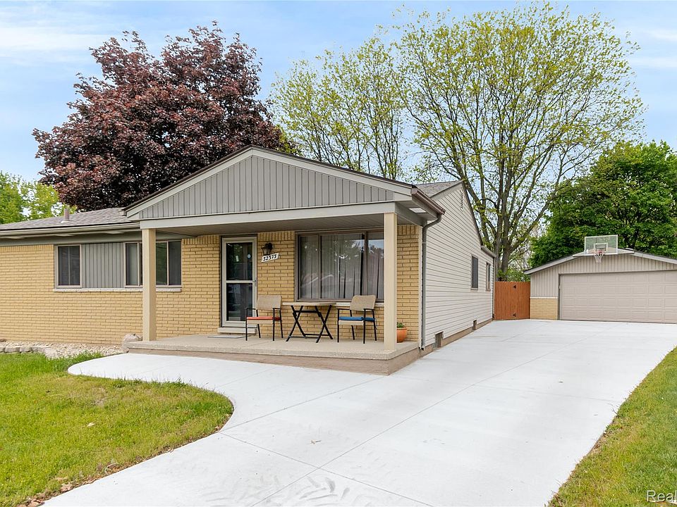 1st image of 32373 Hampton Ct