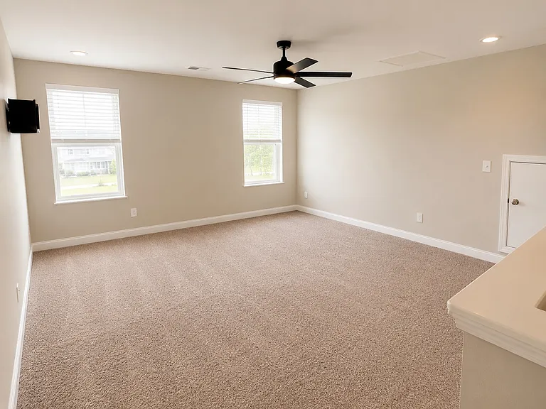 330 Ellis Ln — Photo 15