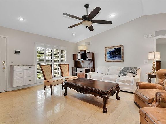 5th image of 3118 W Fielder St