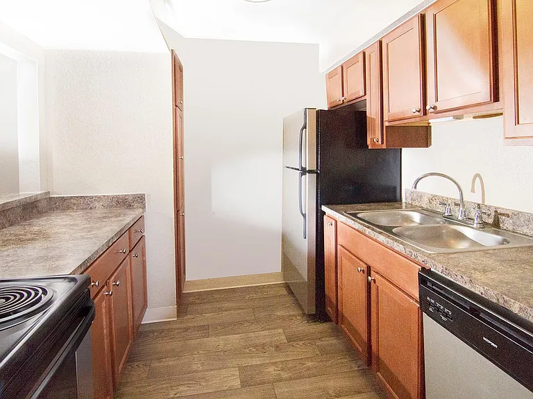 Foothill Place Apartments — Photo 15