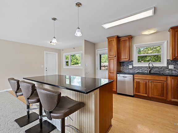 5th image of 1000 Darlington Ln