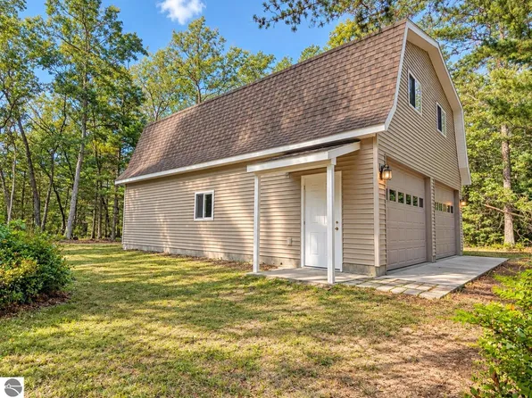 3395 Chappel Woods Trl, National City, MI 48748