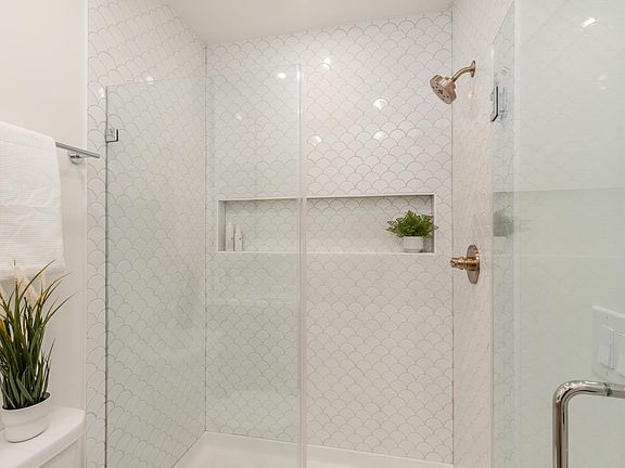 3rd image of 1424 Germantown Ave #7