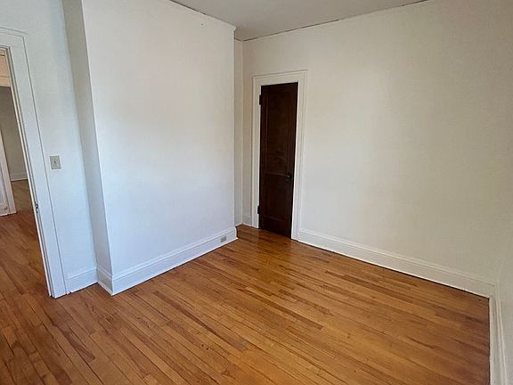 5th image of 2222 Girard Ave S APT 11
