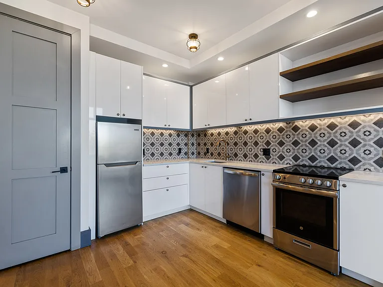 412 Evergreen Ave #4A — Photo 5
