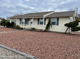 213 Clearwater Dr, Forked River, NJ 08731