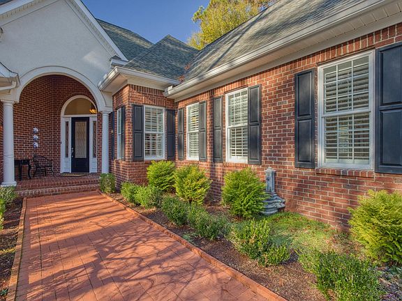 3rd image of 213 Birch Tree Cir