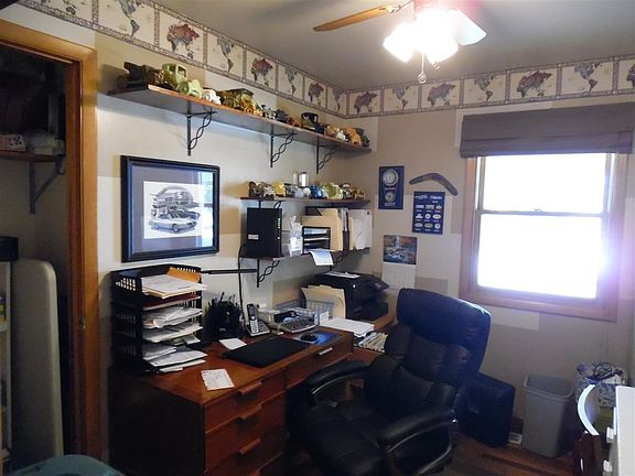 5th image of 811 W Walnut Dr